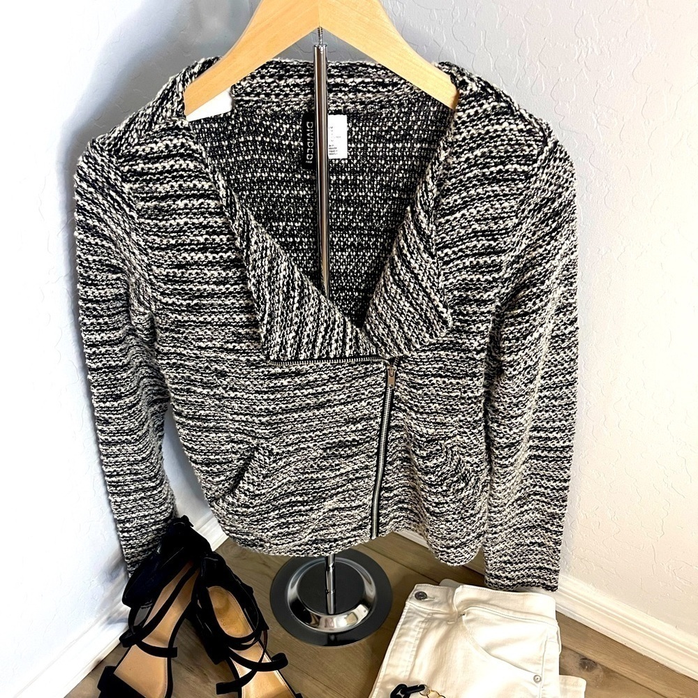 Women’s black and white jacket
